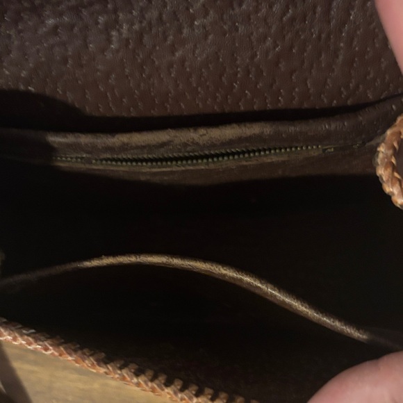 Artisan Tan Leather Shoulder Bag - Picture 3 of 3